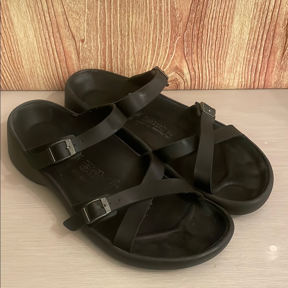 Birkenstock Women’s Tatami Black Strap Slip On Sandals